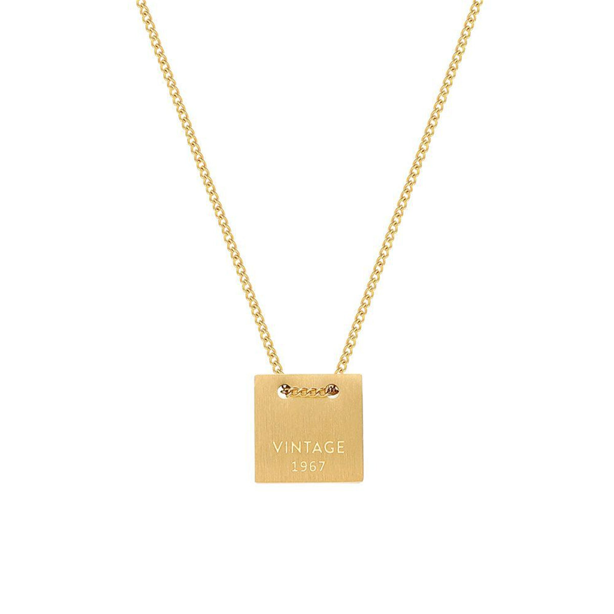 Timeless vintage life necklace in gold, featuring an 18K gold-plated dog tag pendant for a stylish and elegant look.