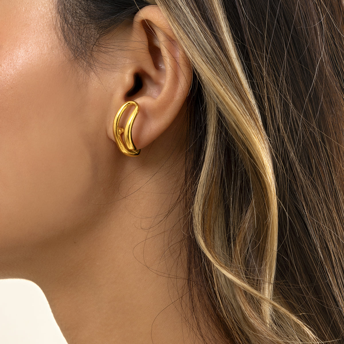 18K Gold-Plated Curved Open Stud Earring