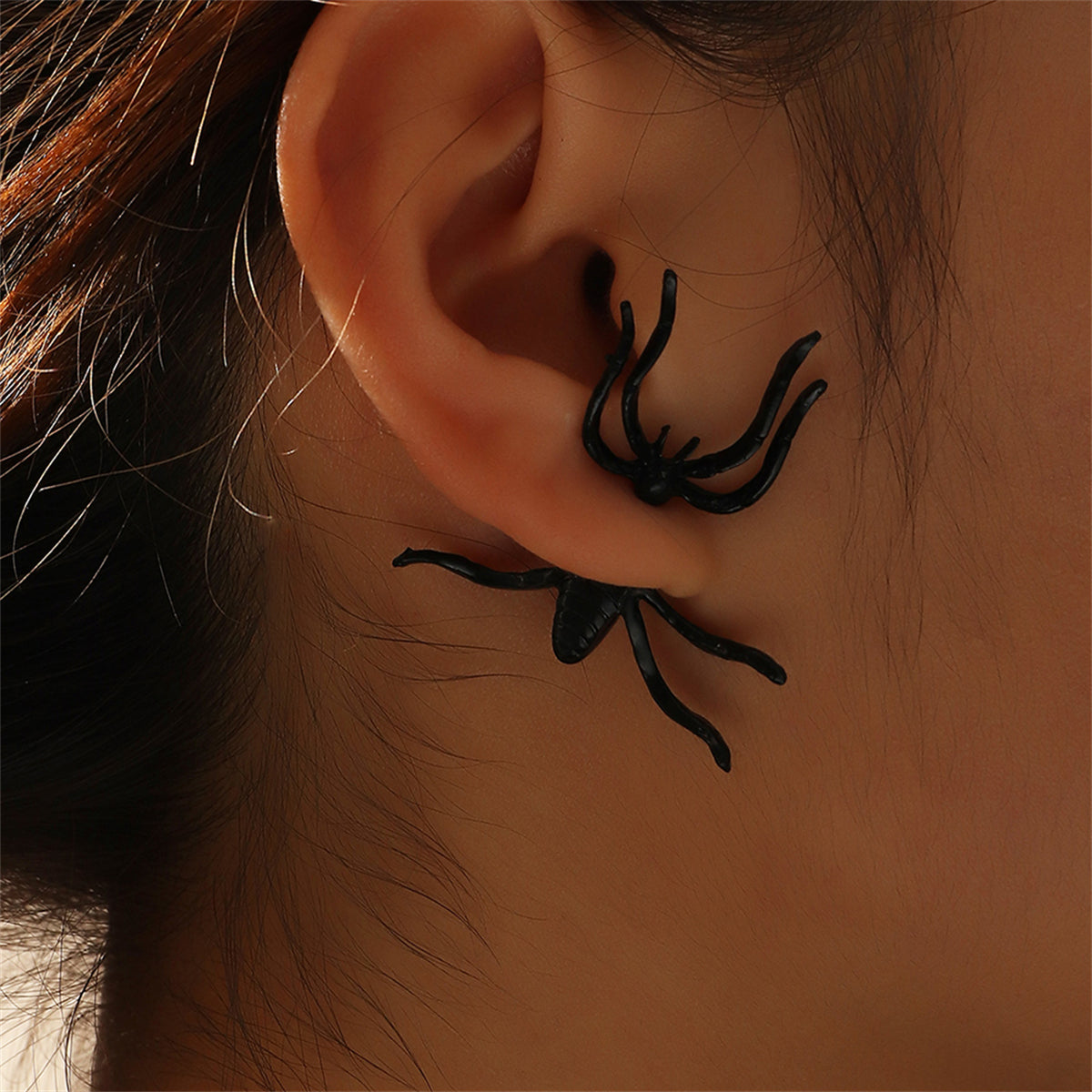 Black & Silver-Plated Spider Ear Jacket