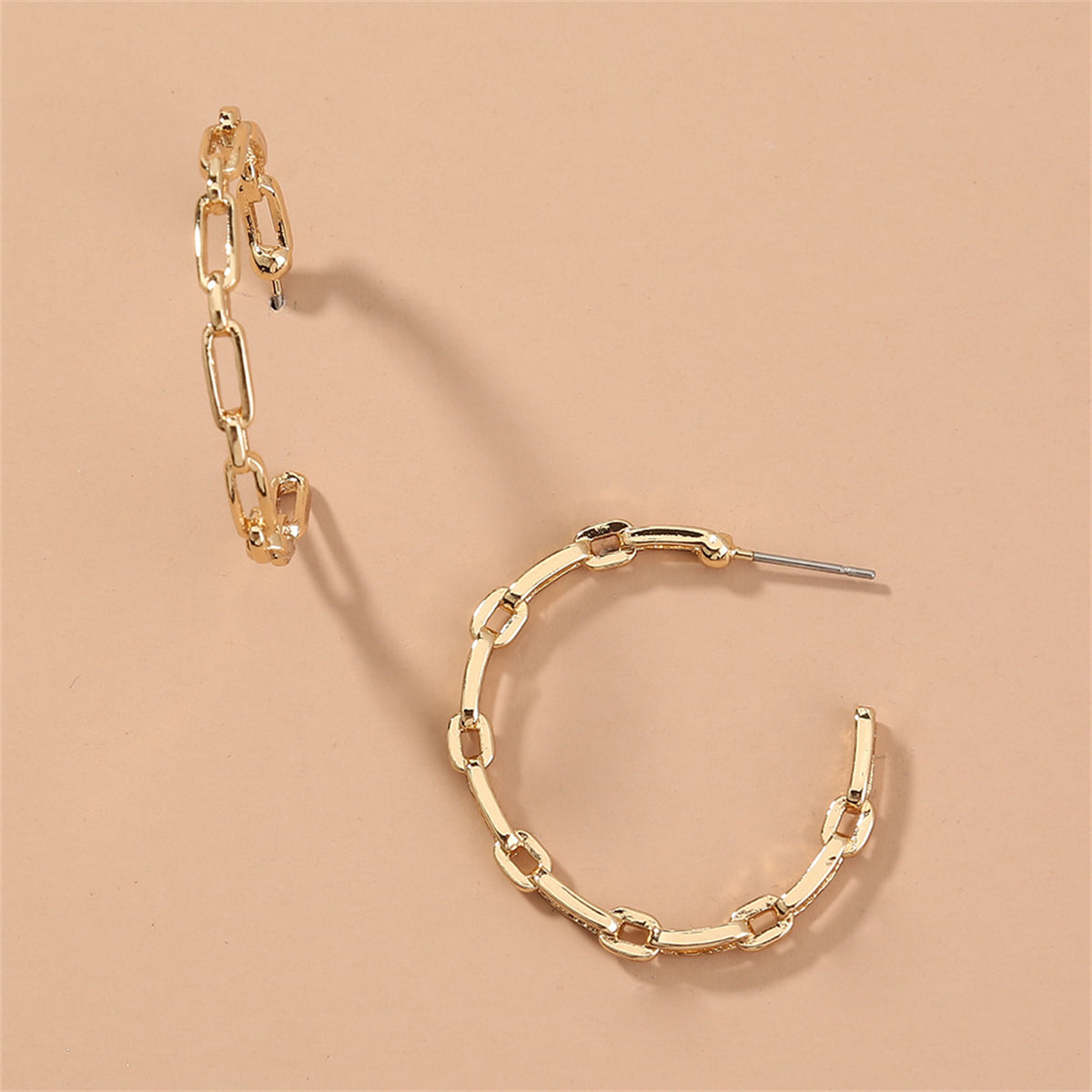 Fashionable 18K gold-plated chain link hoop earrings, combining elegance and modern style for a standout accessory.