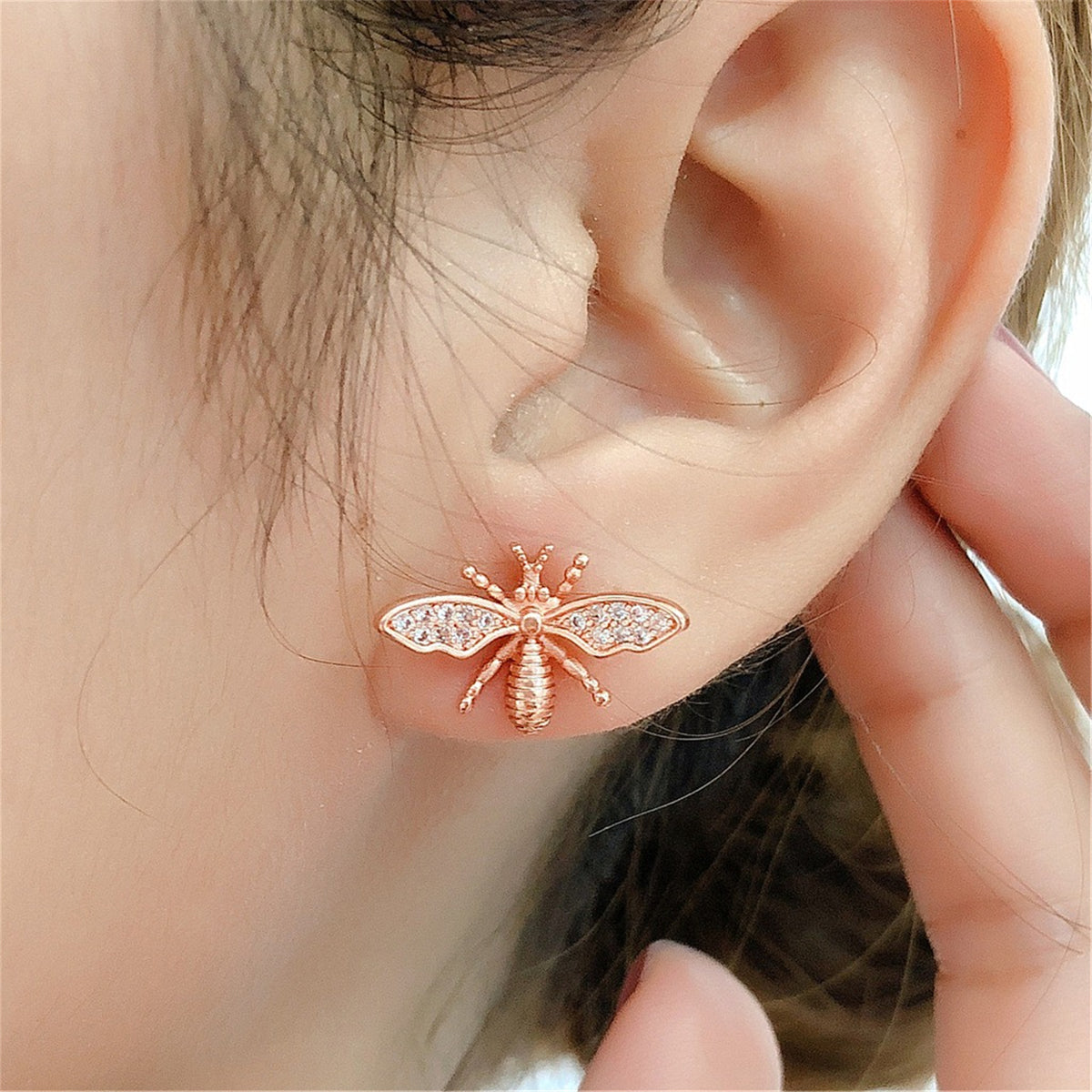 Cubic Zirconia & 18K Rose Gold-Plated Bee Stud Earring