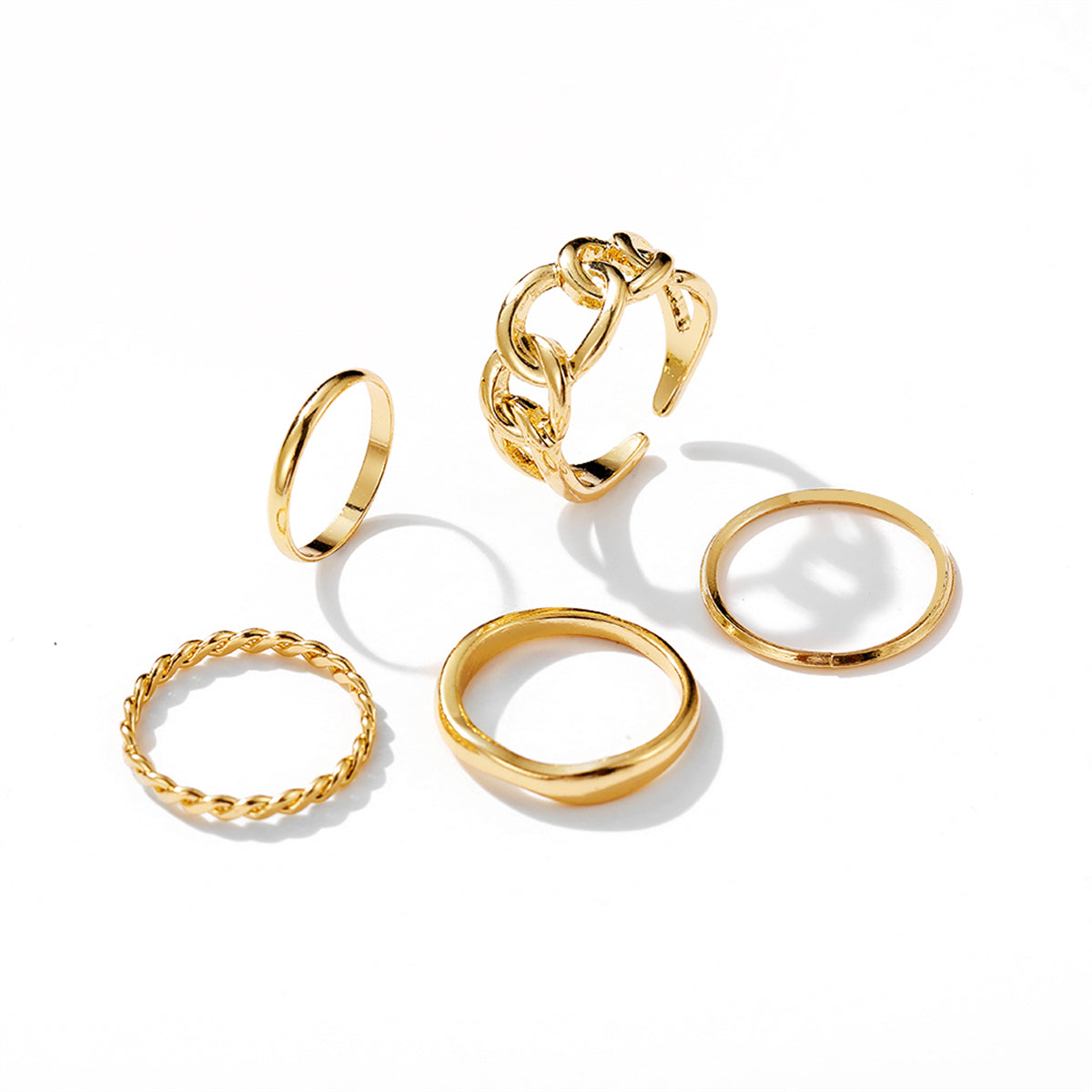 Beautiful gold tone ring set featuring 18K gold-plated cable chain design, perfect for adding elegance to any outfit.