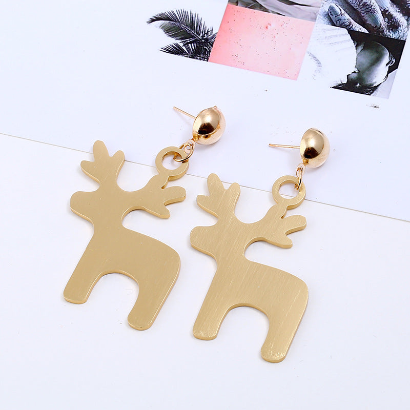 Beautifully crafted 18K gold-plated deer drop earrings, ideal for nature lovers seeking a chic accessory.