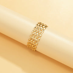 Eye-catching 18K gold-plated square chain link bracelet, a must-have piece that enhances your style with elegance.