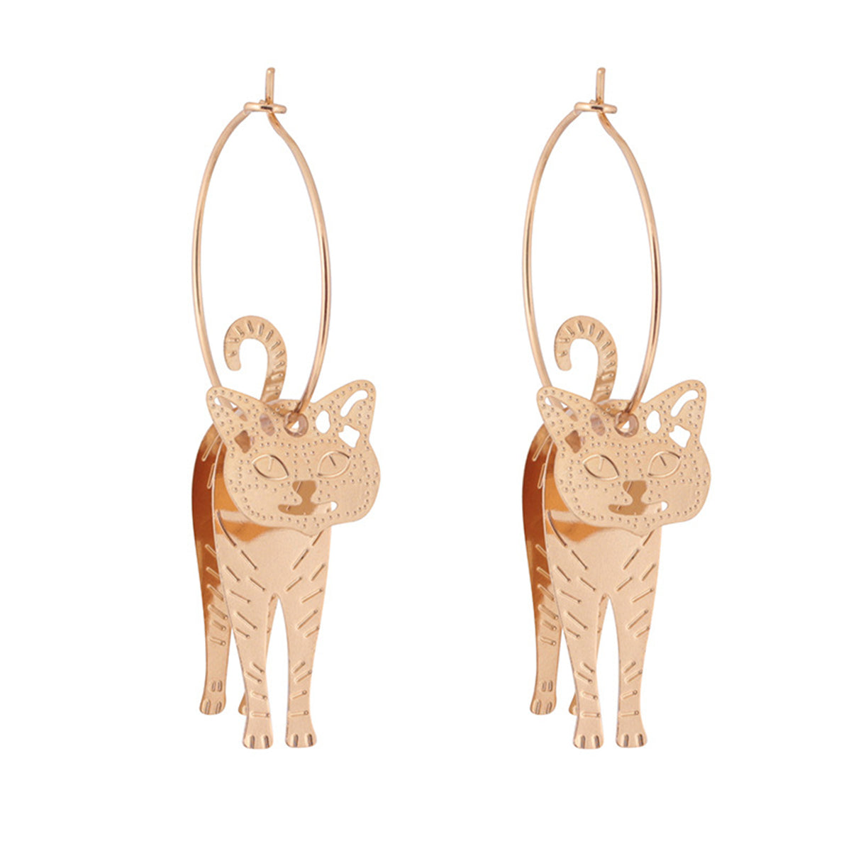 Elegant 18K gold-plated hoop earrings featuring charming cat designs, perfect for cat lovers and stylish accessories.