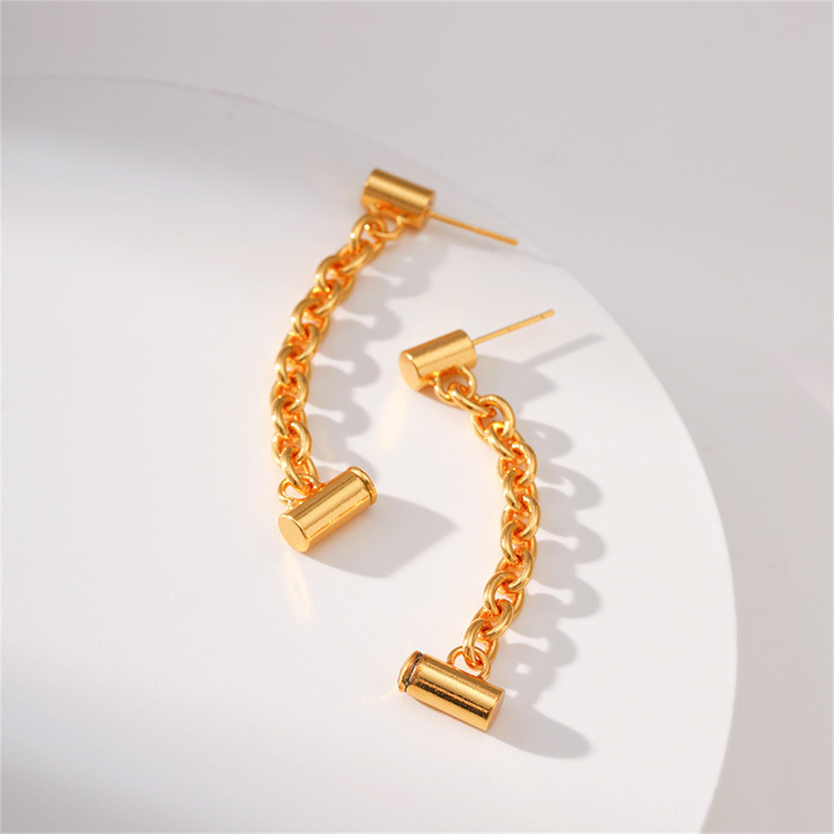 Beautiful gold chain earrings with a round bar, crafted in 18K gold plating, ideal for elevating your style effortlessly.