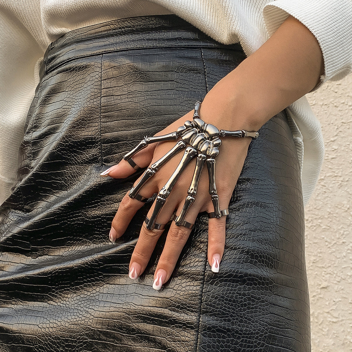 Black Corpse Hand Five-Finger Ring Stretch Bracelet