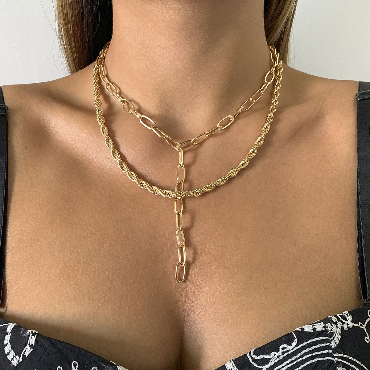 Beautiful 18K gold-plated chain link drop necklace set, highlighting a stylish gold chain for a touch of elegance.