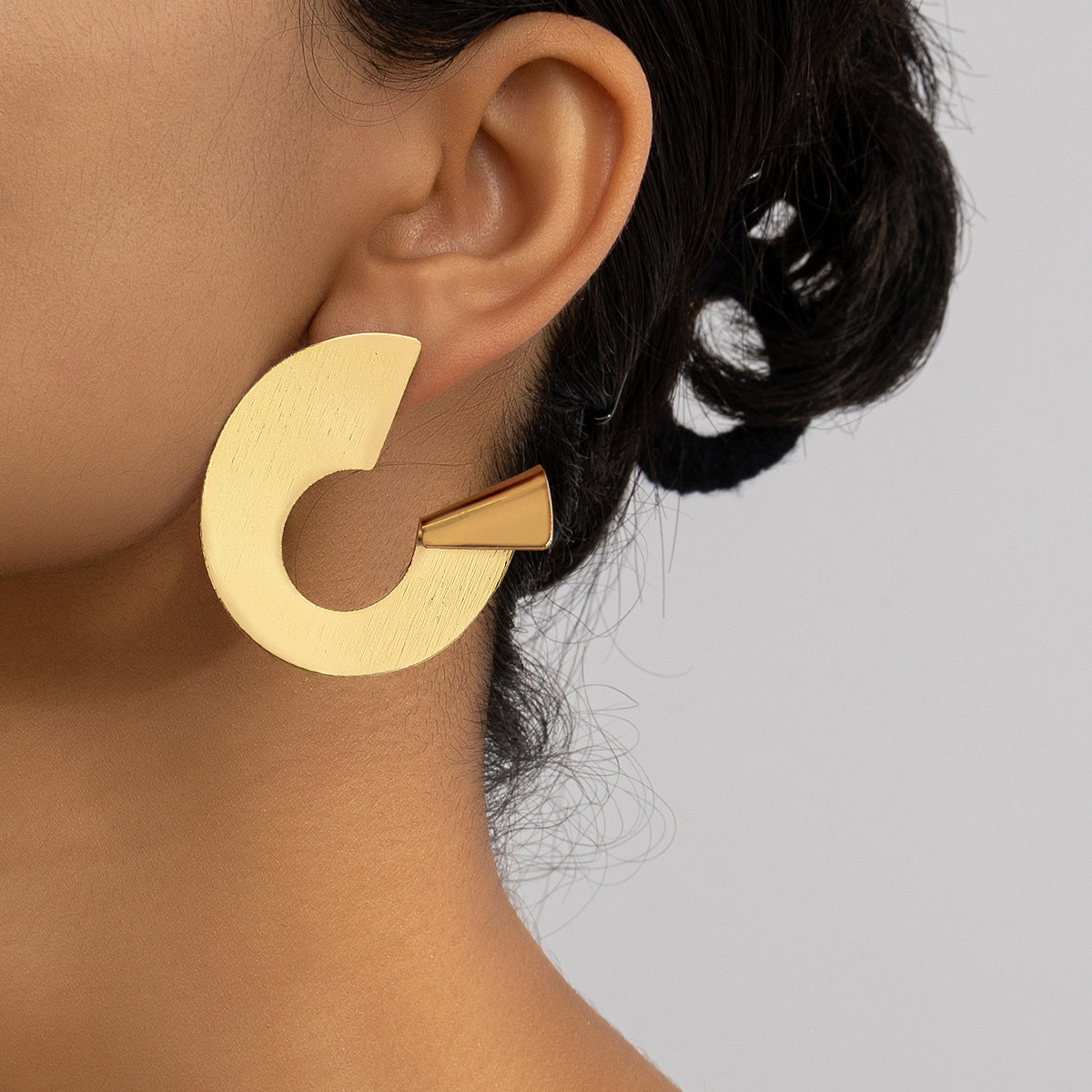 18K Gold-Plated Round Upturned Edge Drop Earrings