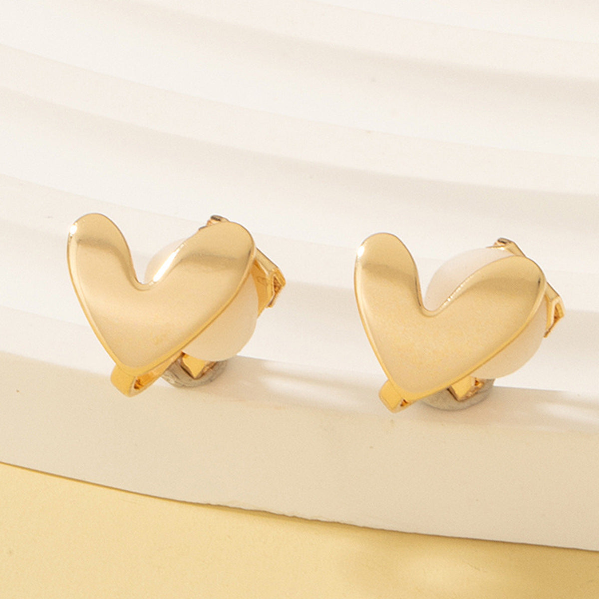 18K Gold-Plated Heart Ear Cuff