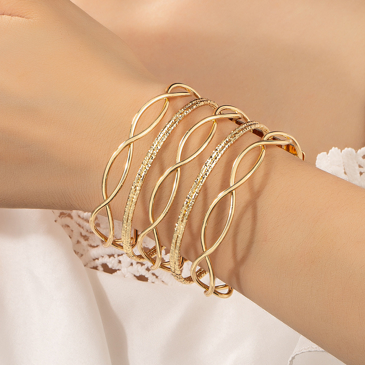 18K Gold-Plated Textured Heartbeat Layered Cuff