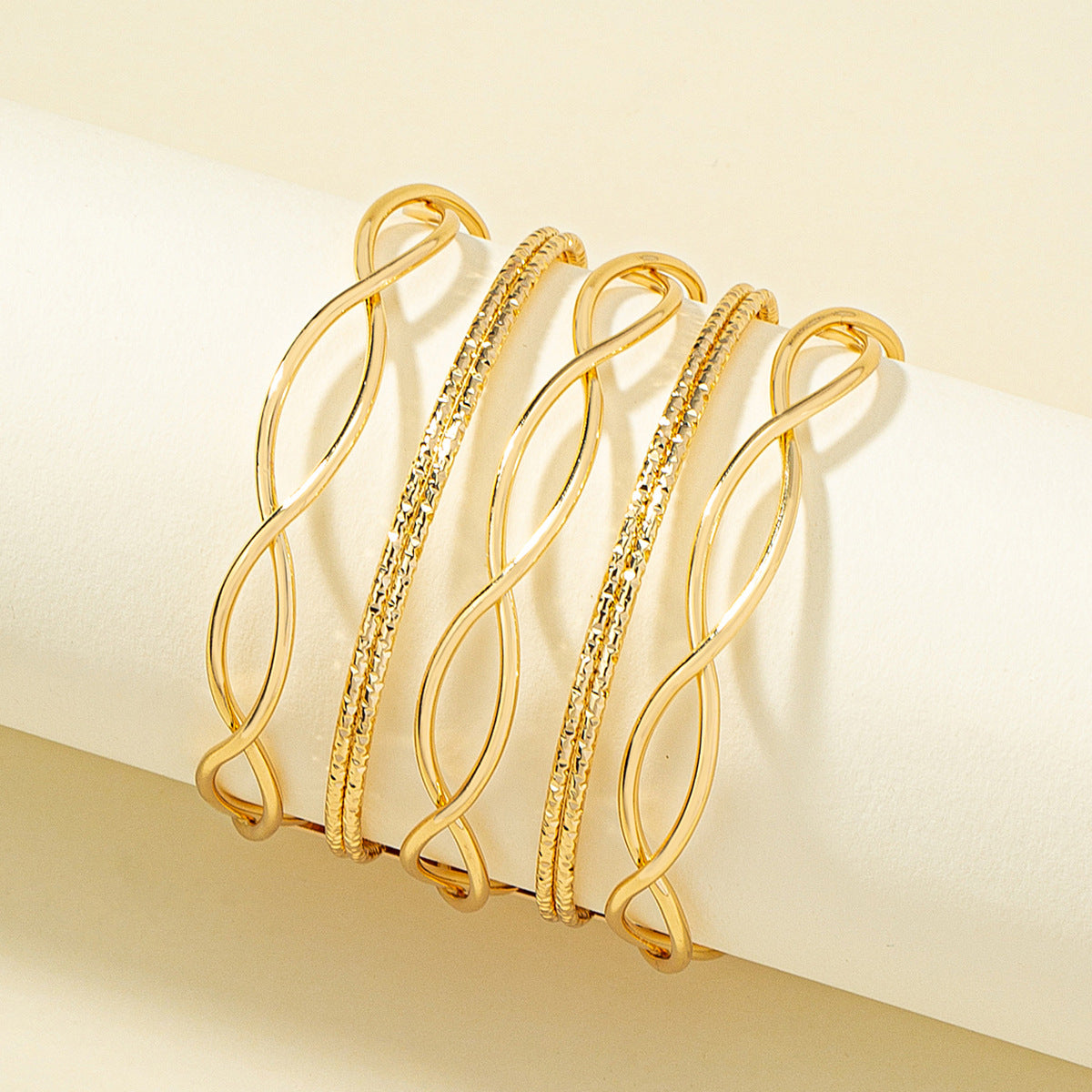 18K Gold-Plated Textured Heartbeat Layered Cuff