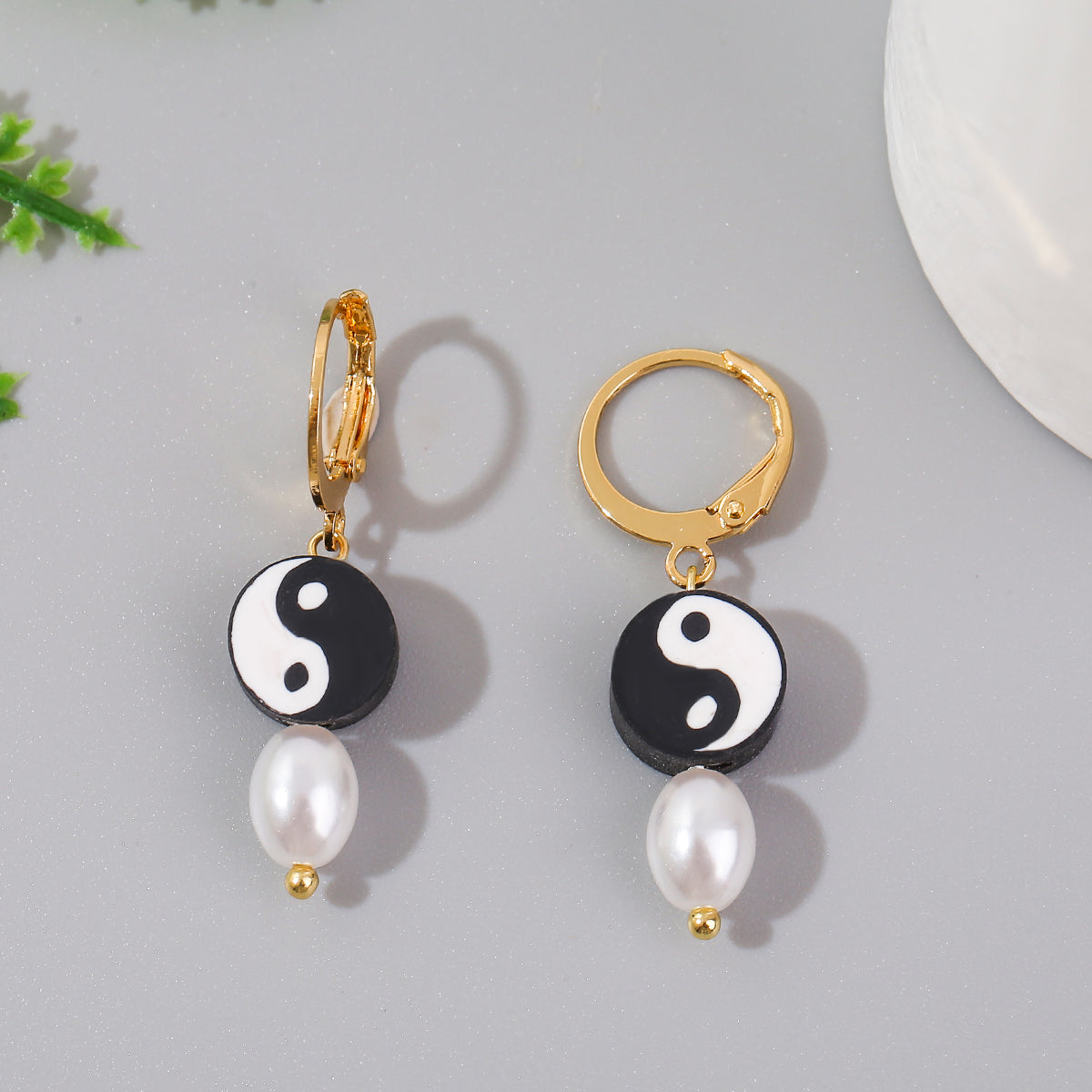 Pearl & Acrylic 18K Gold-Plated Yin-Yang Huggie Earrings