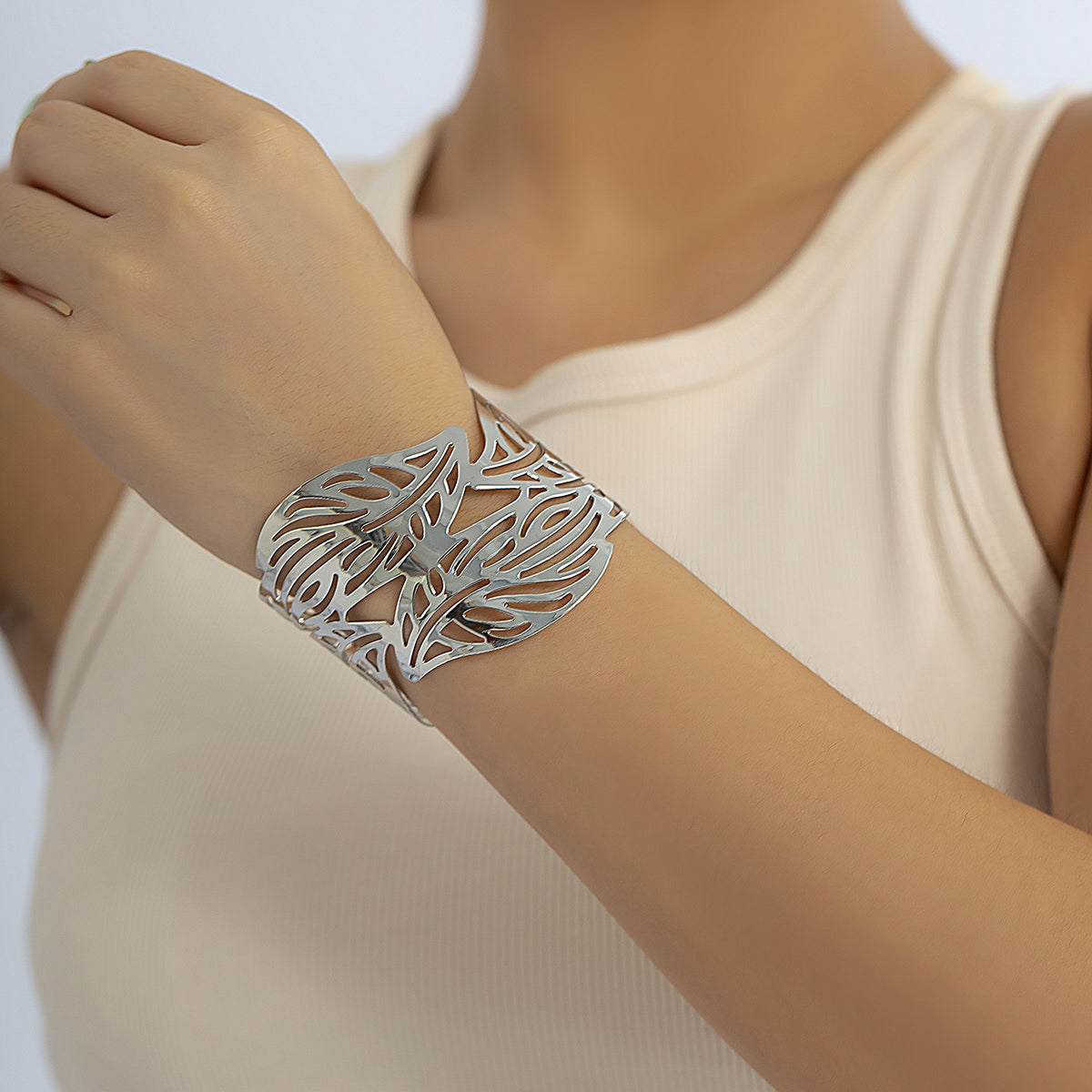 Silver-Plated Openwork Leaves Cuff Bracelet